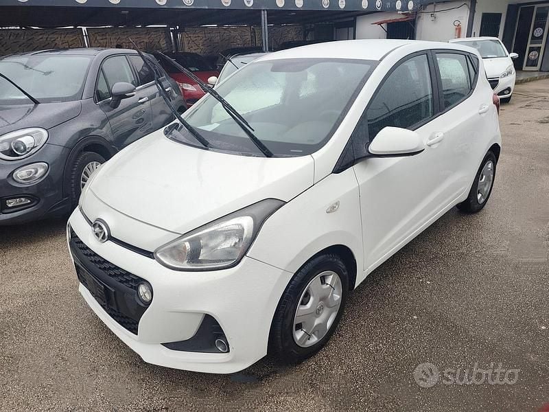 Bianco Usata 2017 Hyundai i10 Utilitaria | 7200 € (Ottimo prezzo) - Immagine 1/4