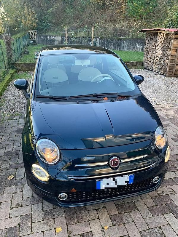 Usata Fiat 500 Lounge 69 CV (50 kW) 2018 Blu/azzurro Utilitaria