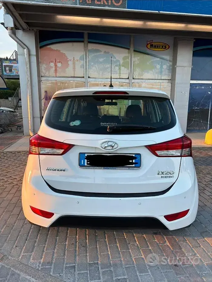 Usata Hyundai ix20 90 CV (66 kW) 2016 Bianco Utilitaria