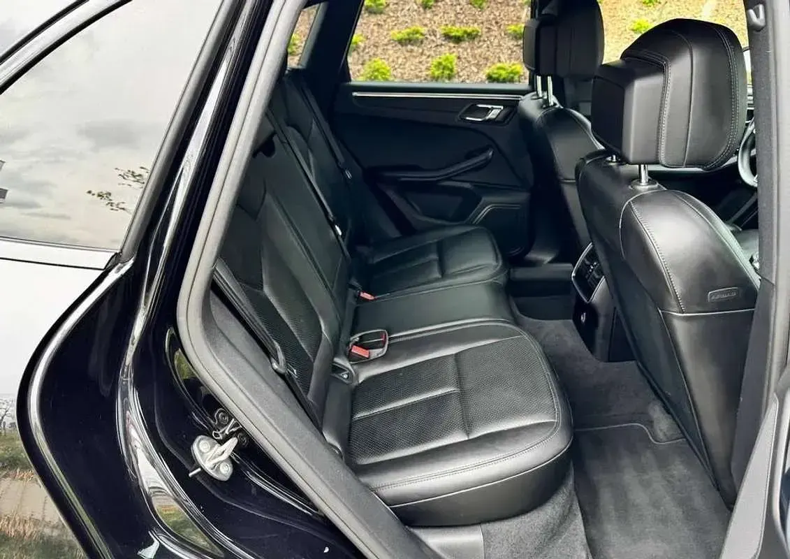 Käytetty Porsche Macan 252 HP (185 kW) 2019 Musta Katumaasturi