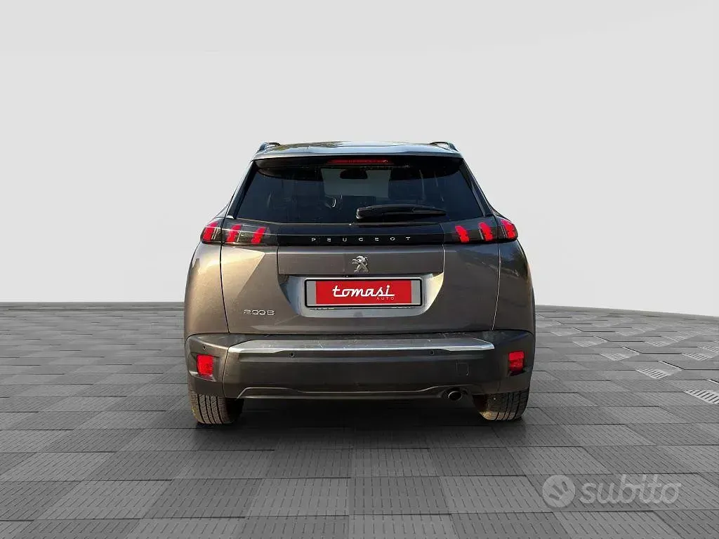 Usata Peugeot 2008 Allure 101 CV (74 kW) 2022 Grigio SUV