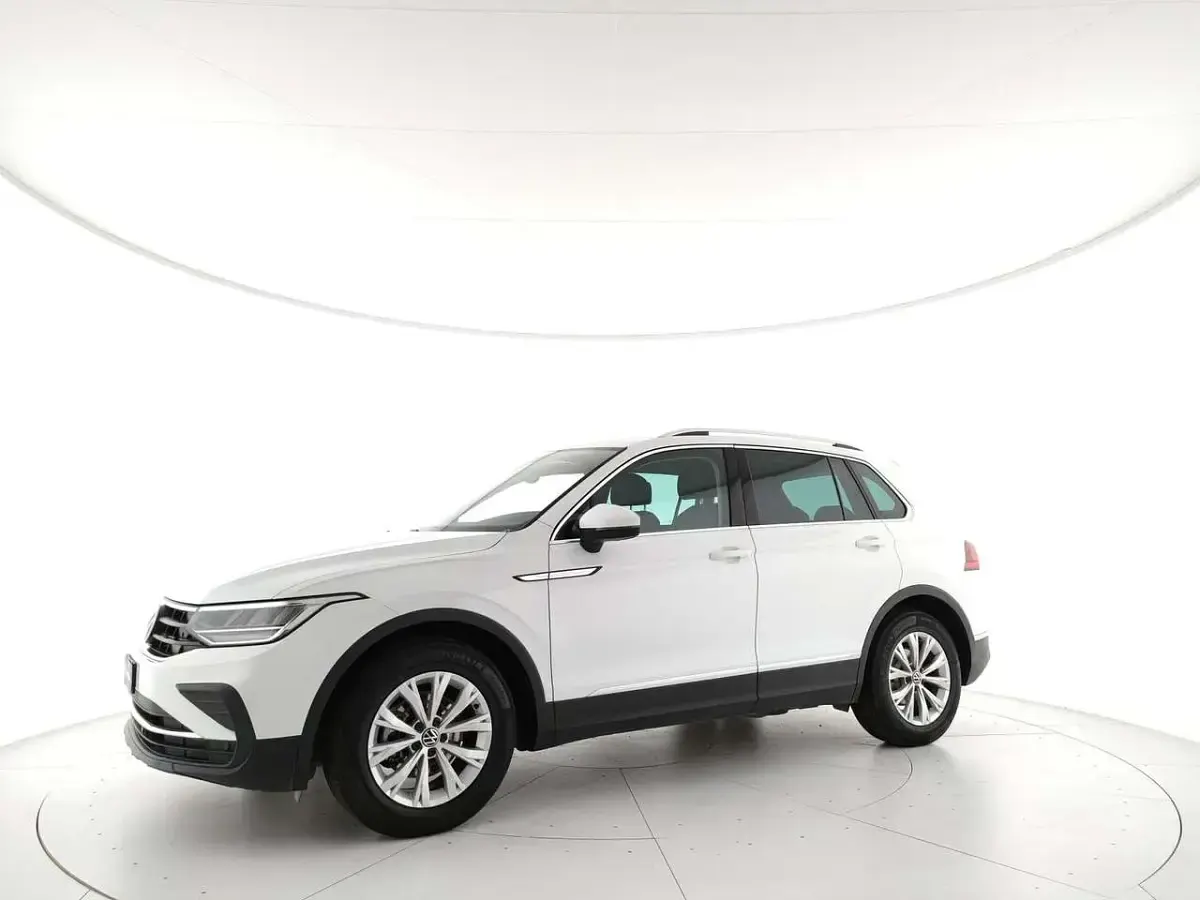 Usata VW Tiguan Life 150 CV (110 kW) 2021 0q pure white SUV