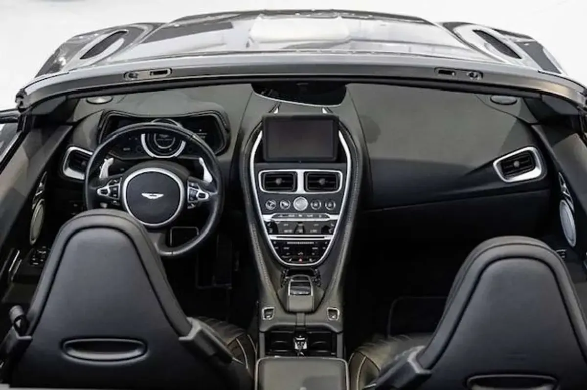 Usata Aston Martin DB11 510 CV (375 kW) 2021 Grigio Cabrio