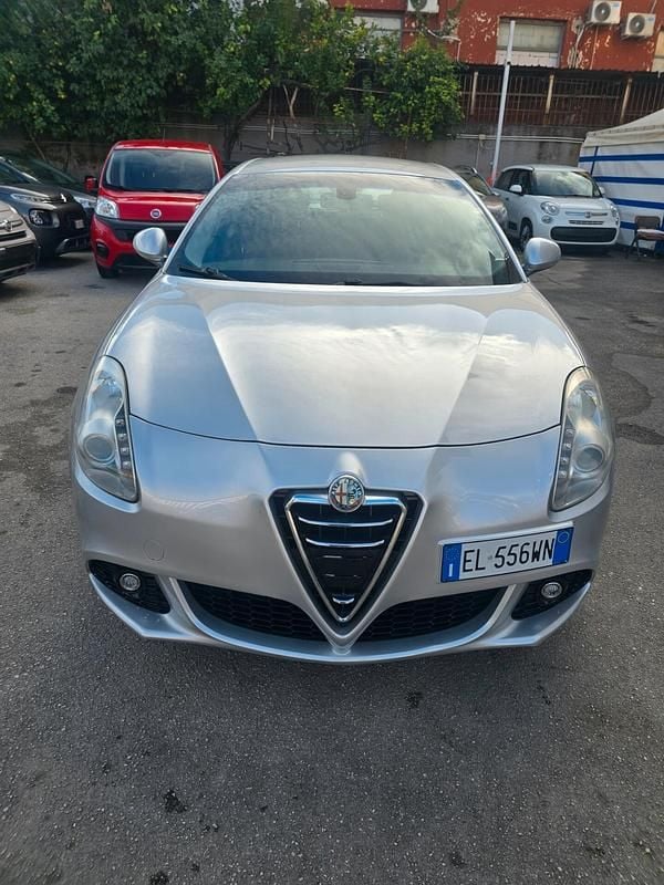 Usata Alfa Romeo Giulietta Distinctive 120 CV (88 kW) 2011 Grigio Berlina
