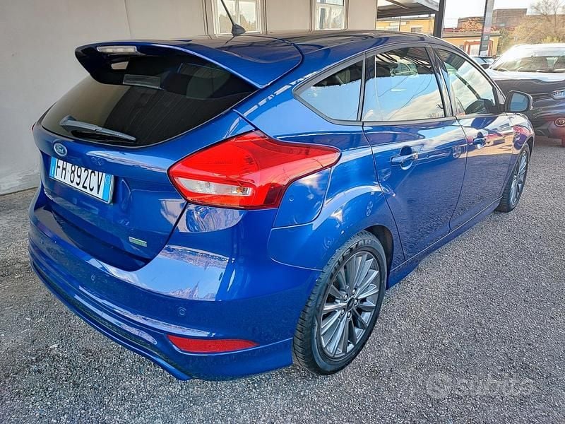 Usata Ford Focus ST-Line 125 CV (91 kW) 2017 Blu Berlina