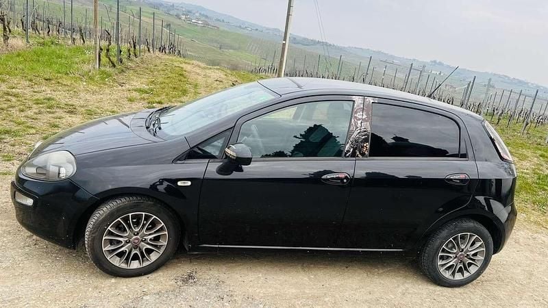 Usata Fiat Punto 73 CV (53 kW) 2011 Utilitaria