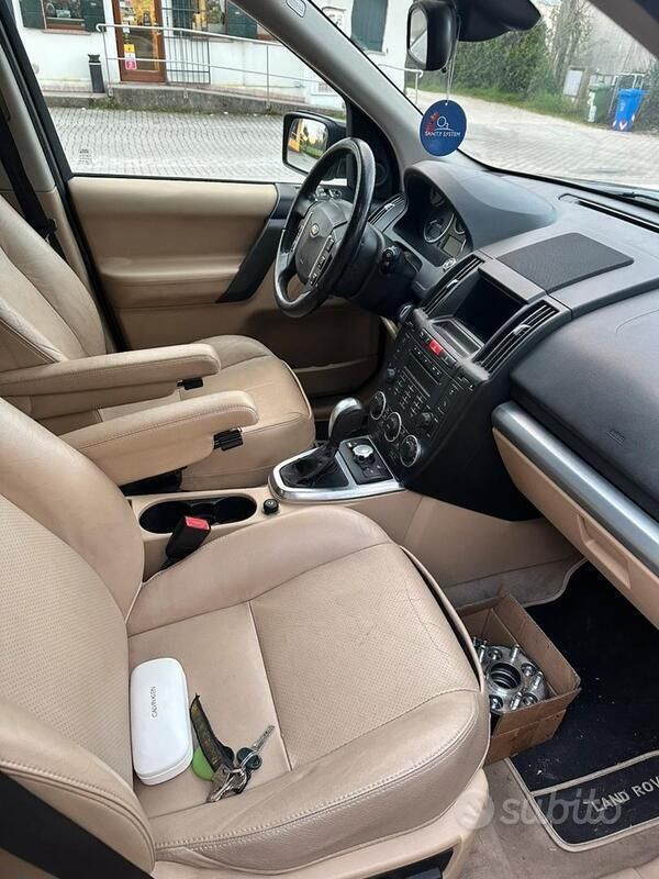 Usata Land Rover Freelander 2 HSE 160 CV (117 kW) 2008 Grigio SUV