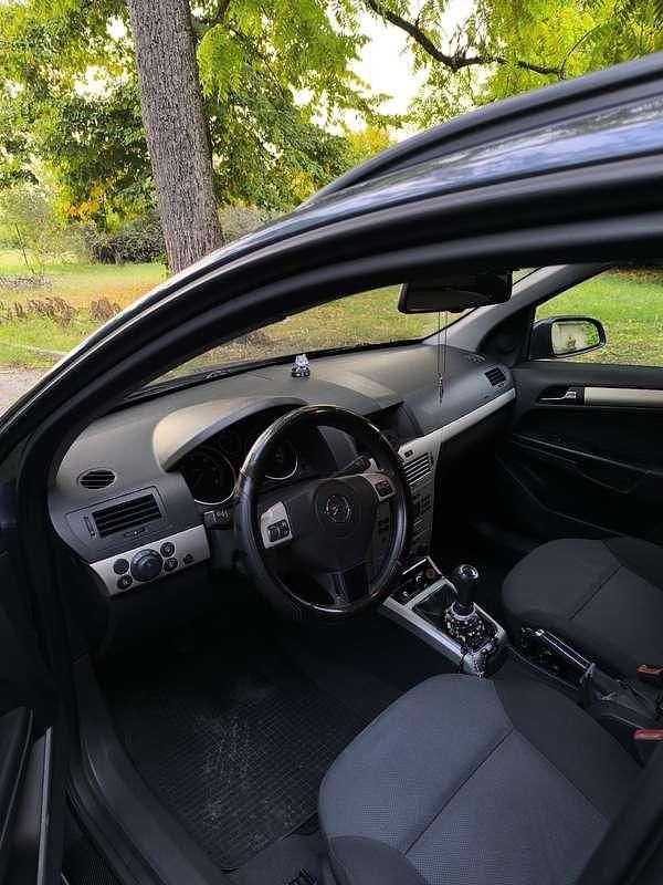 Usata Opel Astra Edition 101 CV (74 kW) 2006 Station wagon