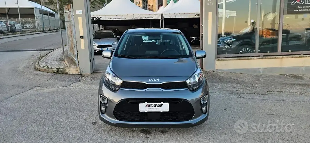 Usata Kia Picanto X-Line 67 CV (49 kW) 2023 Grigio Utilitaria