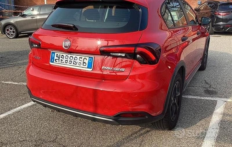 Usata Fiat Tipo Cross 95 CV (69 kW) 2022 Rosso Berlina