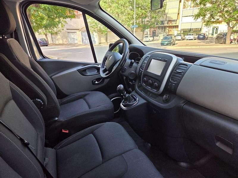 Usata Renault Trafic Intens 125 CV (91 kW) 2018 Grigio Monovolume