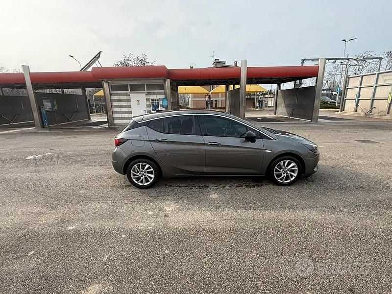 Usata Opel Astra 131 CV (96 kW) 2021 Grigio Berlina