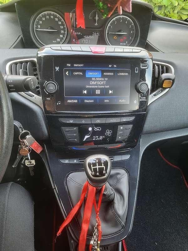 Usata Lancia Ypsilon Gold 69 CV (50 kW) 2023 Utilitaria