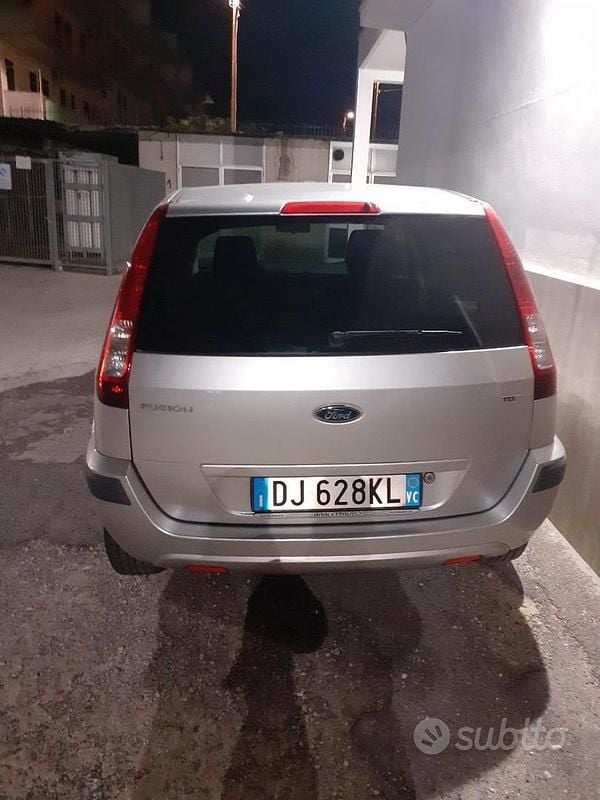 Usata Ford Fusion 68 CV (50 kW) 2007 Grigio Utilitaria