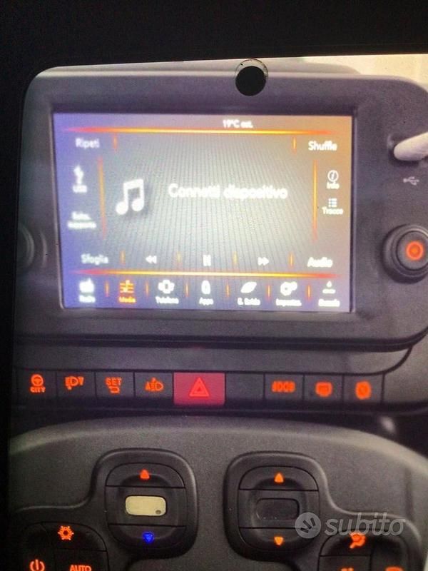 Usata Fiat Panda Cross Cross 69 CV (50 kW) 2023 Verde Utilitaria