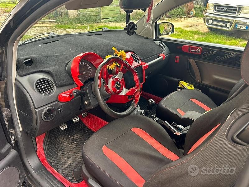 Usata VW Beetle 101 CV (74 kW) 2025 Nero Utilitaria