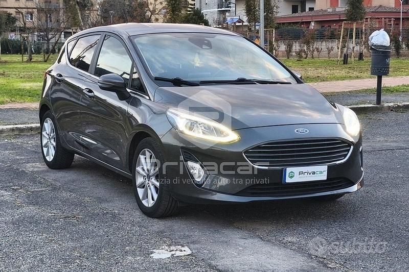 Usata Ford Fiesta Titanium 86 CV (63 kW) 2019 Grigio Utilitaria