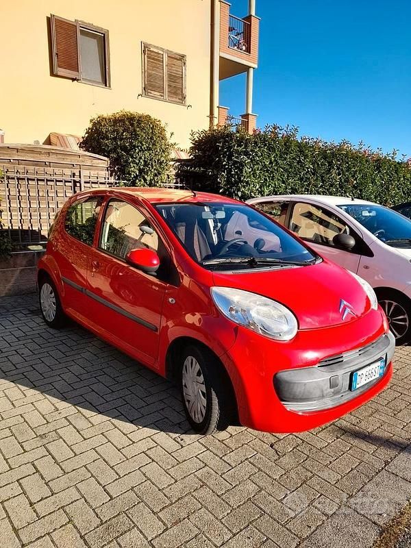 Rosso Usata 2008 Citroën C1 Due volumi | 3500 € (Buon prezzo) - Immagine 1/4