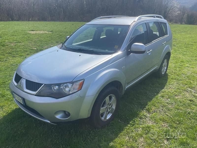 Usata Mitsubishi Outlander Invite 140 CV (102 kW) 2009 Grigio SUV