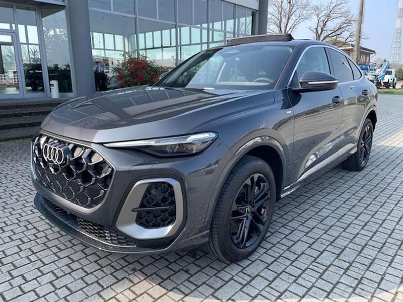 Nuova Audi Q5 Sportback S-Line 204 CV (150 kW) 2026 Grigio daytona SUV