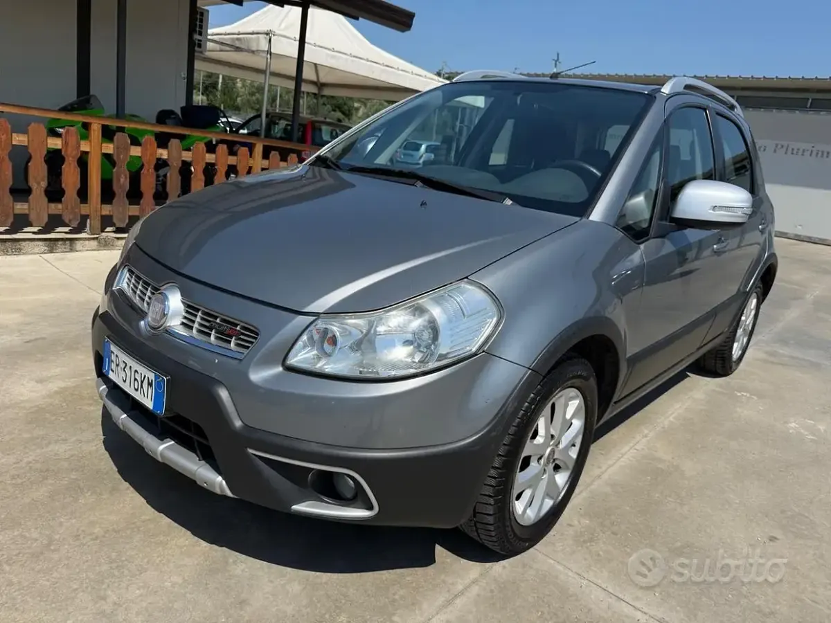 Usata Fiat Sedici Emotion 135 CV (99 kW) 2013 Grigio SUV