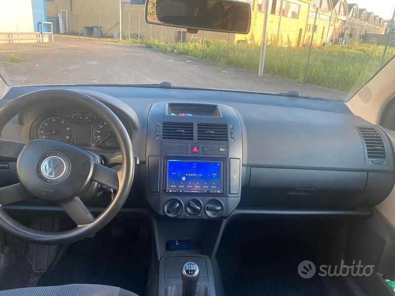 Usata VW Polo 54 CV (39 kW) 2003 Grigio Berlina