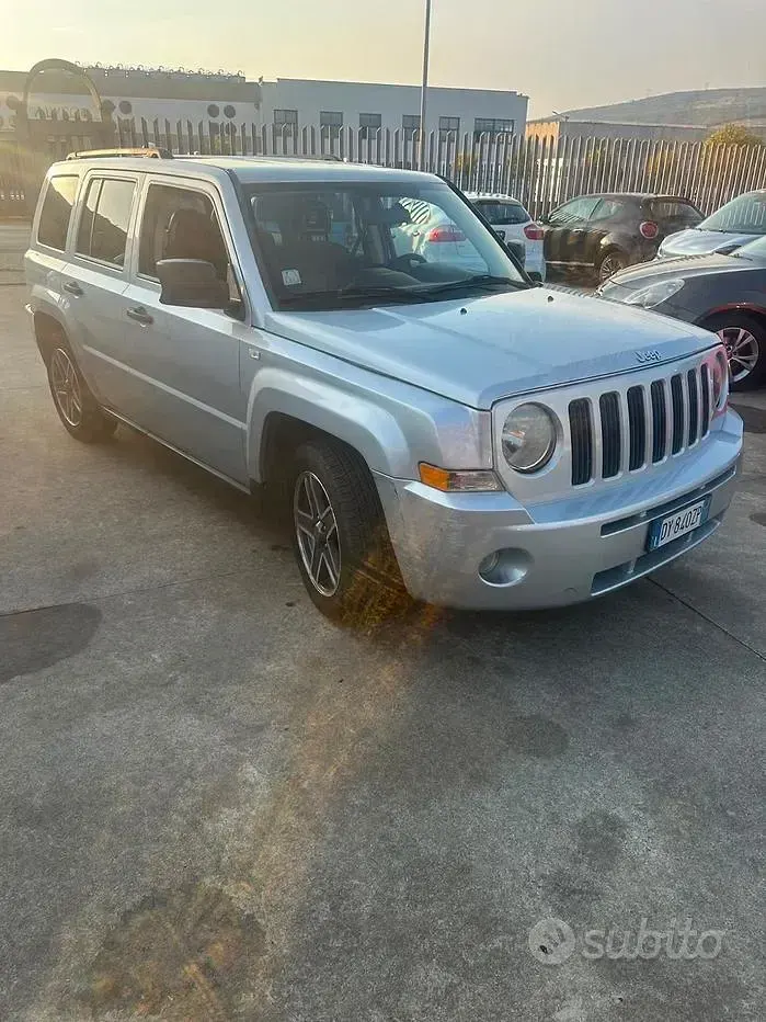 Usata Jeep Patriot Limited 140 CV (102 kW) 2009 Marrone SUV