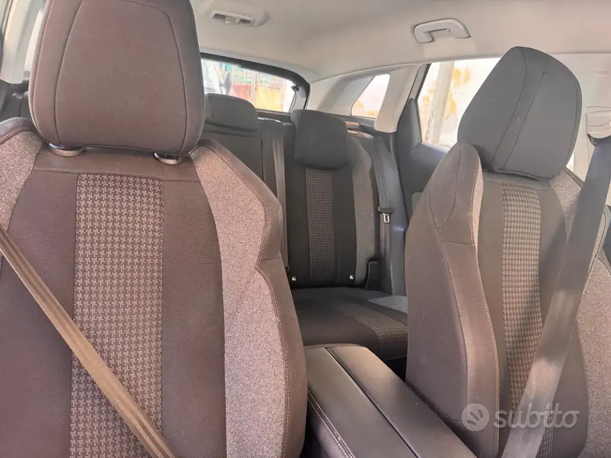 Usata Peugeot 3008 131 CV (96 kW) 2019 Bianco SUV