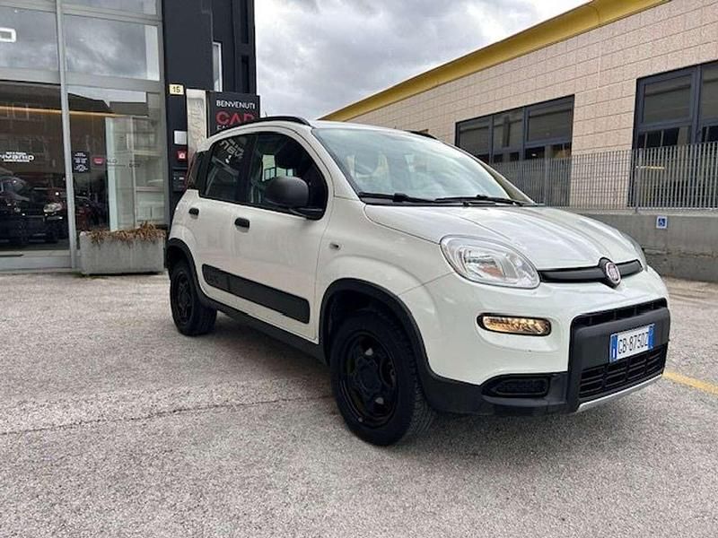 Usata Fiat Panda 4x4 S 86 CV (63 kW) 2020 Bianco gelato Utilitaria