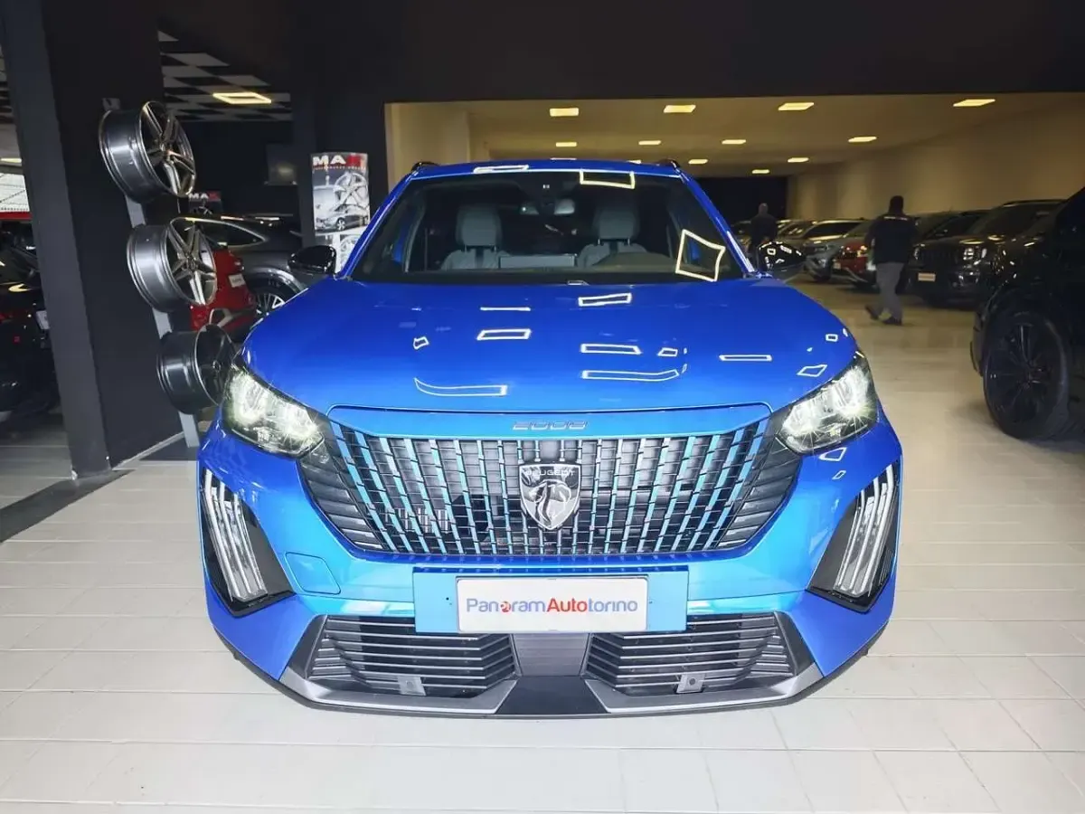 Usata Peugeot 2008 S 102 CV (75 kW) 2024 Blu/azzurro SUV