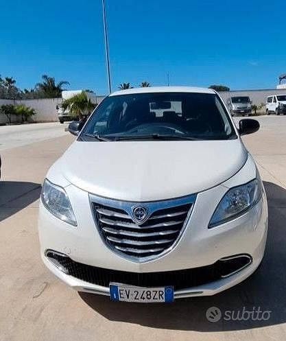 Usata Lancia Ypsilon 2014 Bianco Utilitaria