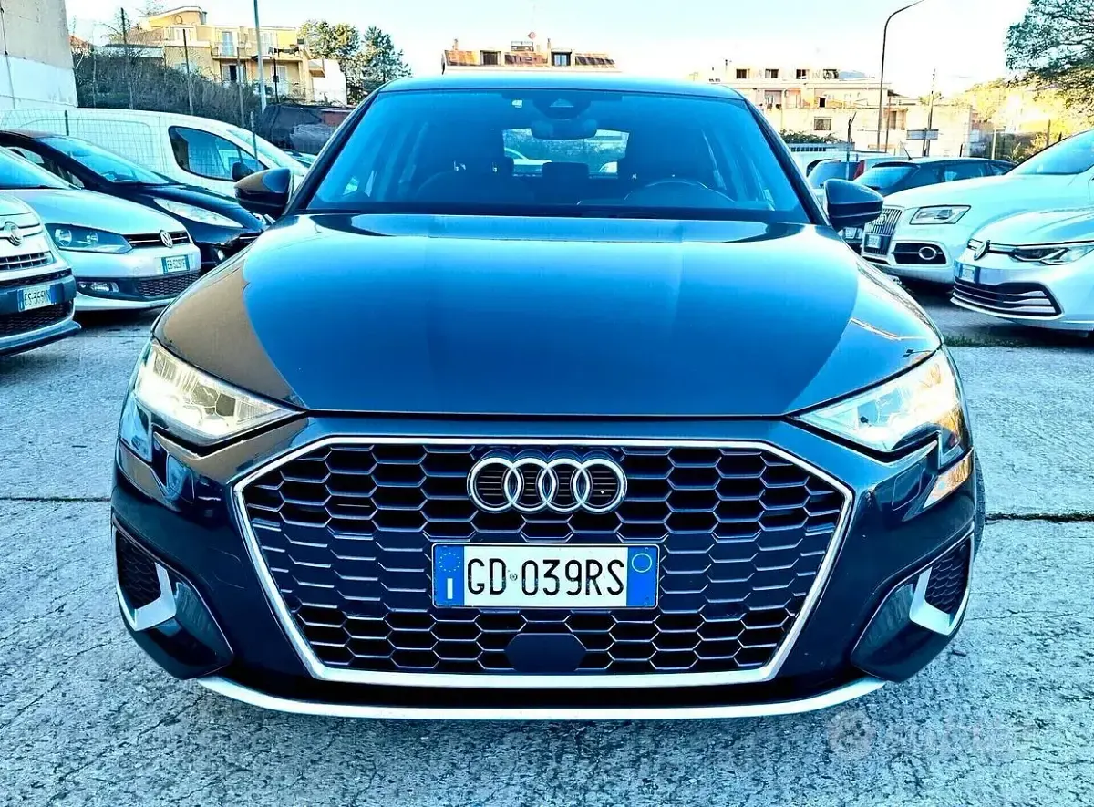 Gebraucht Audi A3 150 PS (110 kW) 2021 Grau Limousine