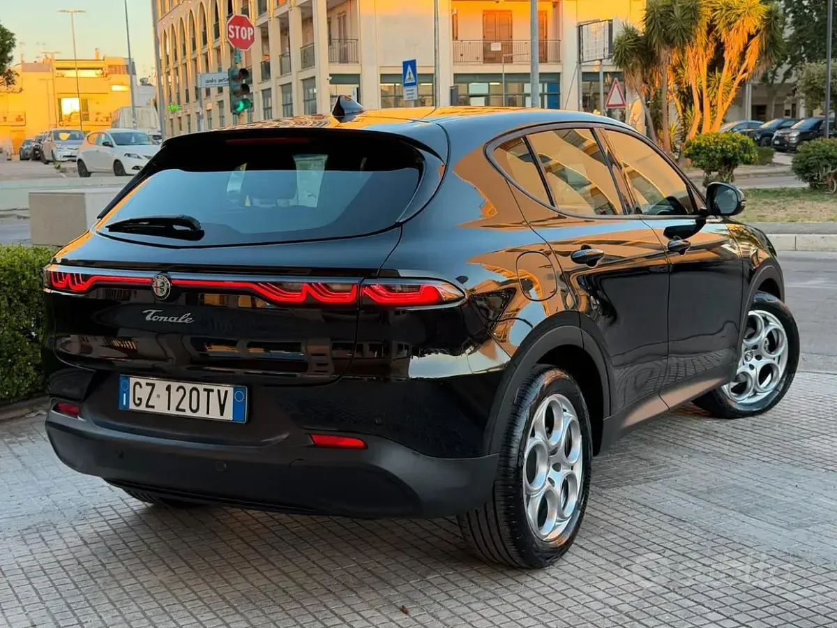 Usata Alfa Romeo Tonale Sprint 131 CV (96 kW) 2023 Nero SUV