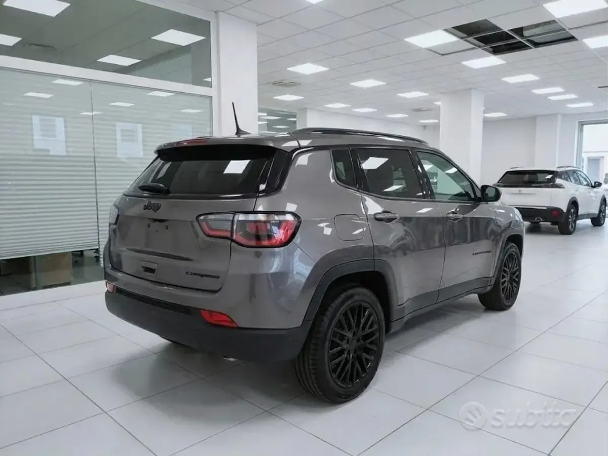 Usata Jeep Compass 131 CV (96 kW) 2024 Grigio SUV