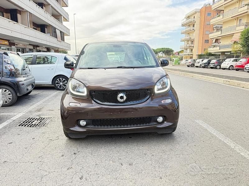 Marrone Usata 2018 Smart ForTwo Coupé Coupé | 14.900 € (Buon prezzo) - Immagine 1/4
