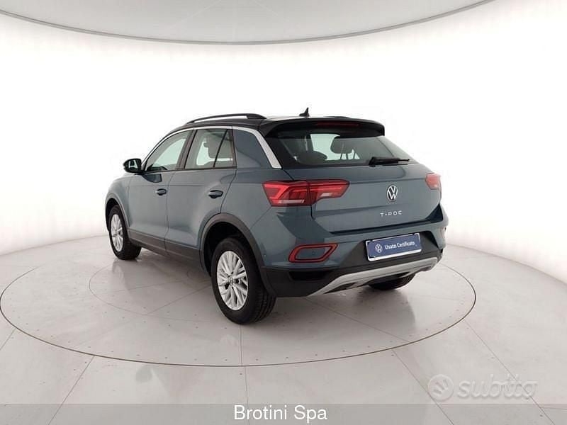 Usata VW T-Roc Life 150 CV (110 kW) 2025 Grigio metallizzato SUV