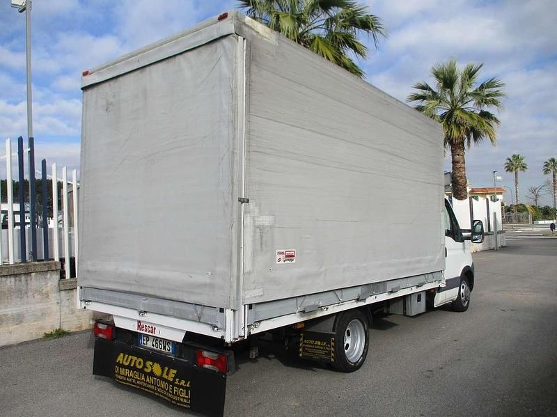 Usata Iveco Daily 177 CV (130 kW) 2013 Bianco