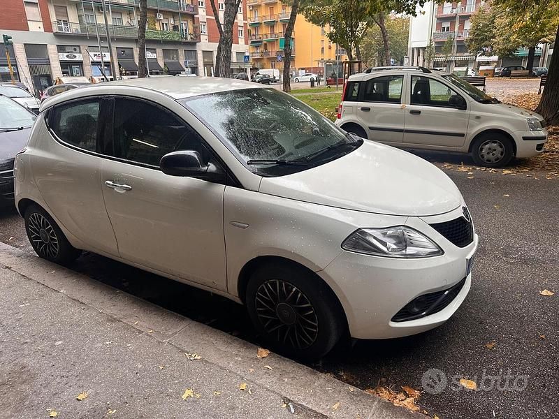 Usata Lancia Ypsilon S 69 CV (50 kW) 2020 Bianco Utilitaria