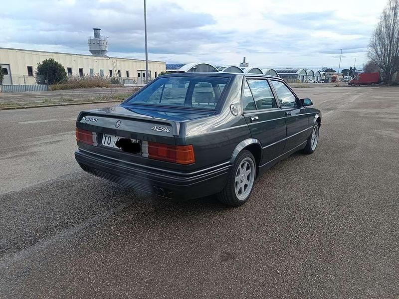 Usata Maserati 424 245 CV (180 kW) 1991 Nero Berlina