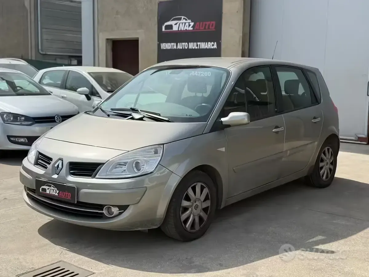 Käytetty Renault Scenic E-Tech Exception 106 HP (77 kW) 2007 Harmaa Tila-auto