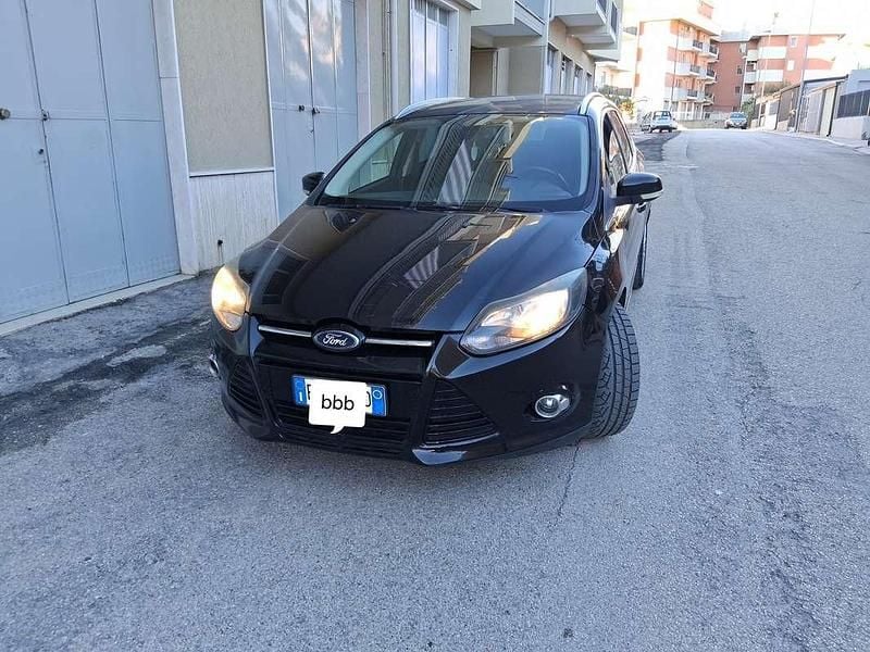 Usata Ford Focus Style 120 CV (88 kW) 2011 Nero Station wagon