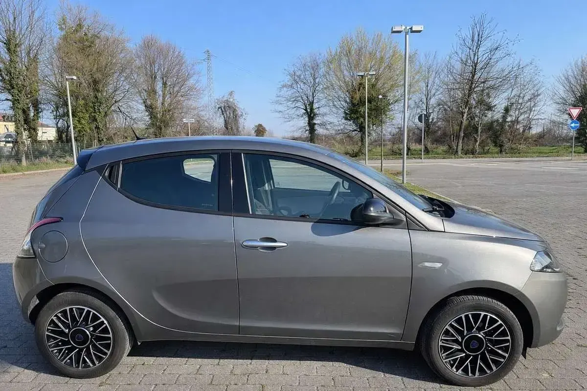 Usata Lancia Ypsilon S 69 CV (50 kW) 2024 Utilitaria