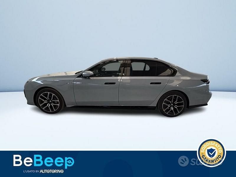 Usata BMW i7 M Sport 400 kW (544 CV) 2024 Grigio Berlina