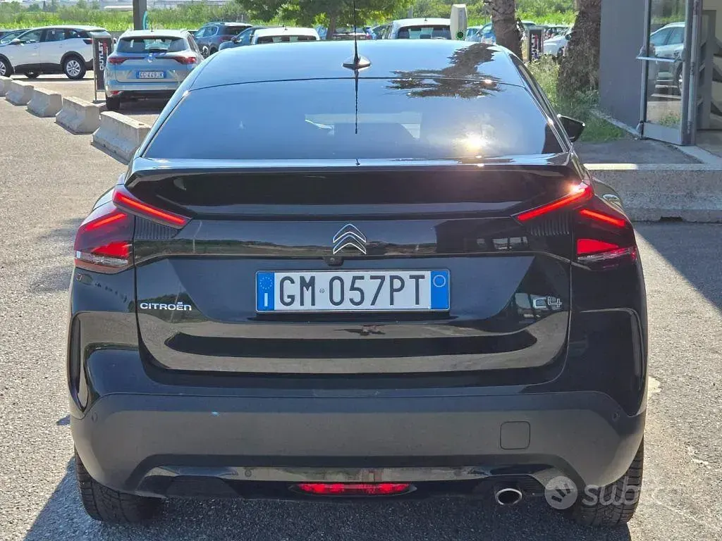 Usata Citroën C4 Shine 131 CV (96 kW) 2023 Nero SUV