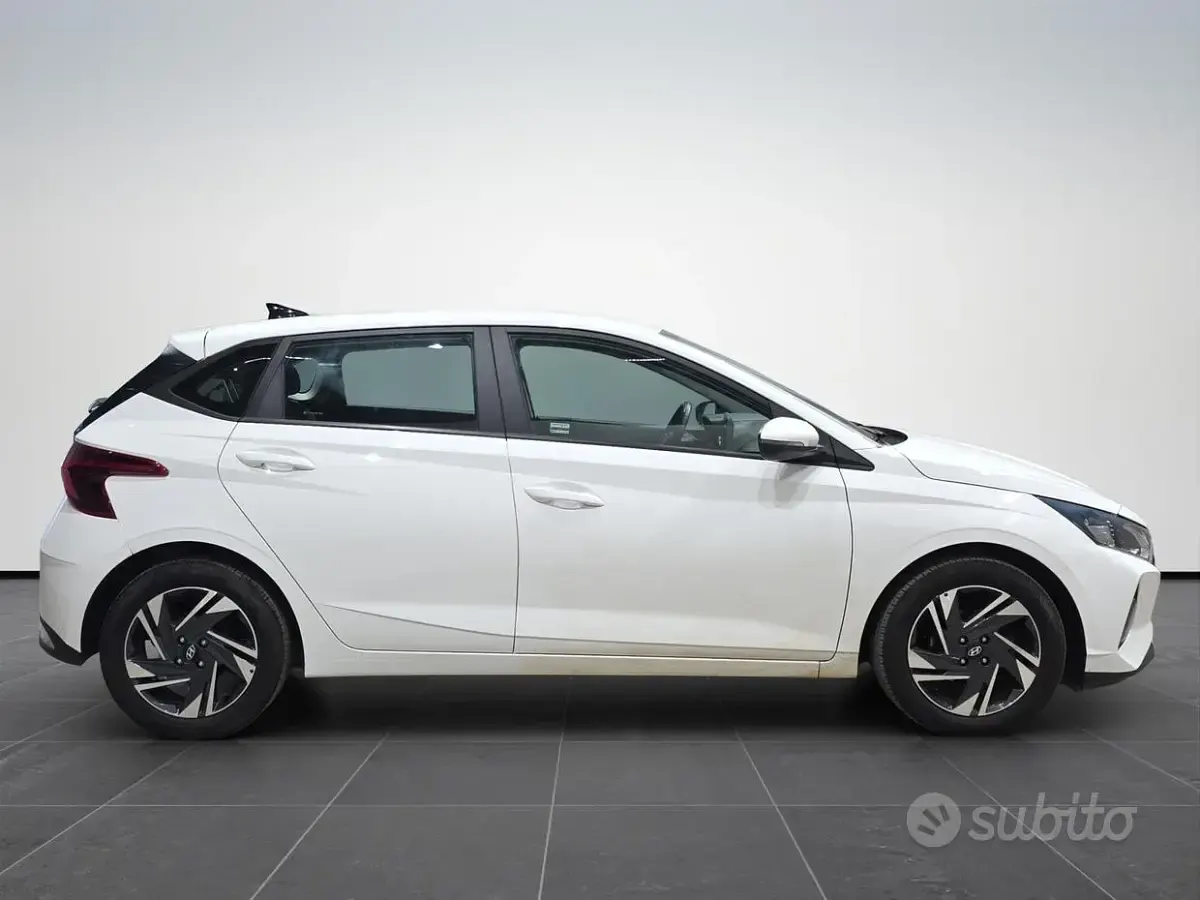 Usata Hyundai i20 84 CV (61 kW) 2023 Bianco Utilitaria