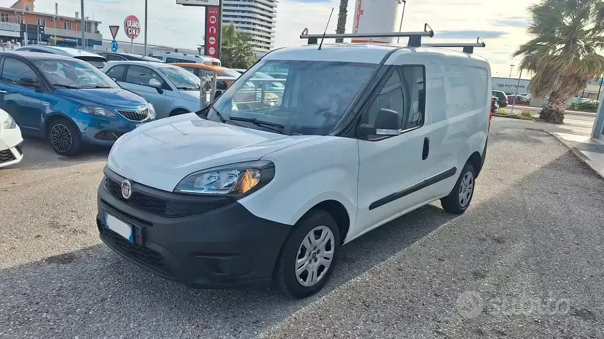 Usata Fiat Doblò 95 CV (69 kW) 2020 Bianco Monovolume