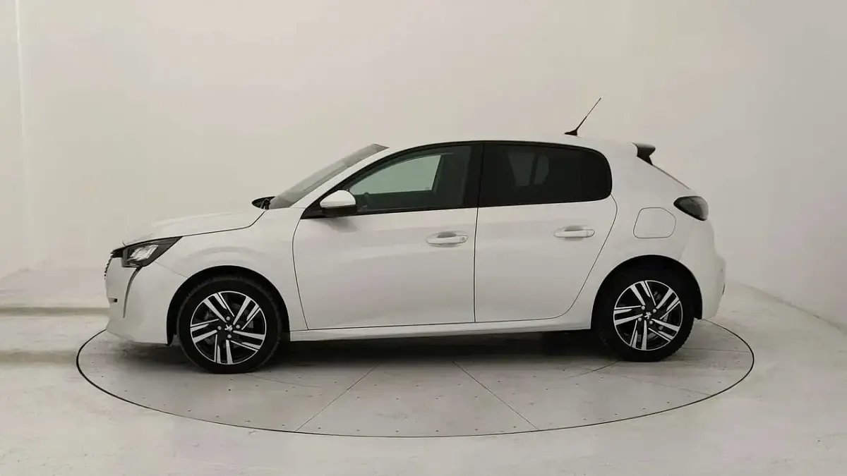 Usata Peugeot 208 Allure 102 CV (75 kW) 2021 Bianco Utilitaria