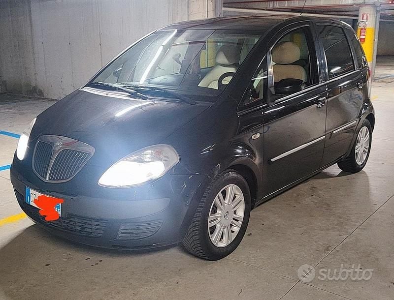 Usata Lancia Musa 2006 Nero Monovolume