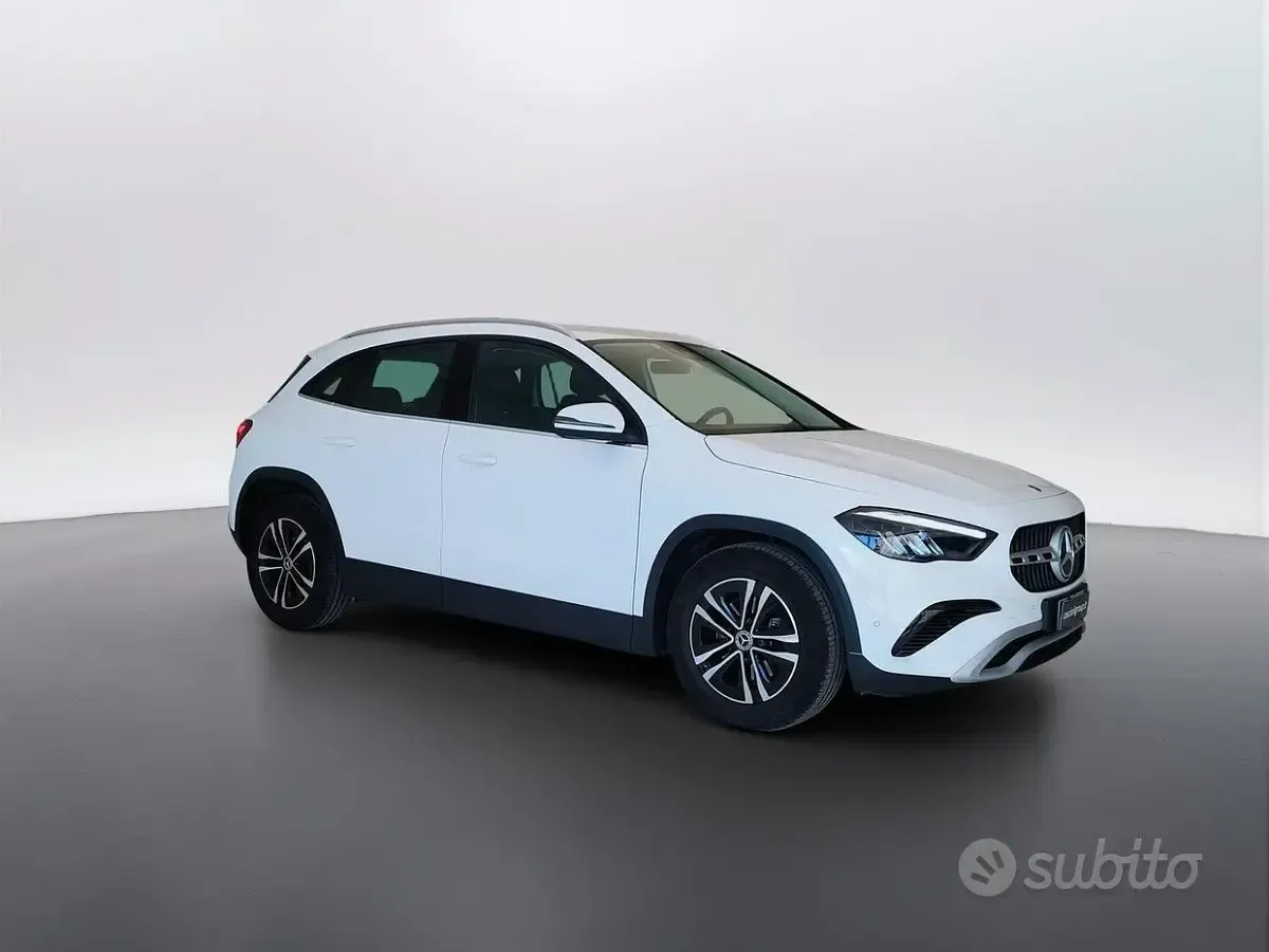 Usata Mercedes GLA200 Advanced 150 CV (110 kW) 2023 Bianco SUV