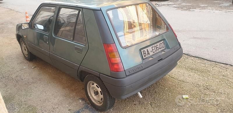 Usata Renault Super 5 Campus 94 CV (69 kW) 1987 Verde Utilitaria